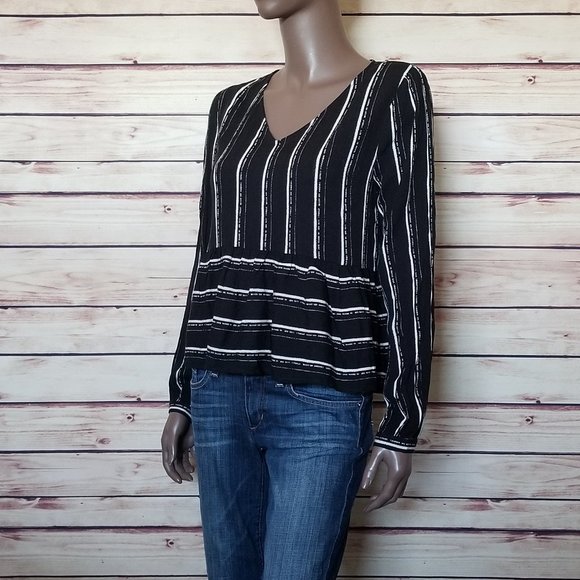 NEW!! PAPER CRANE Thin Peplum Top - Picture 4 of 9